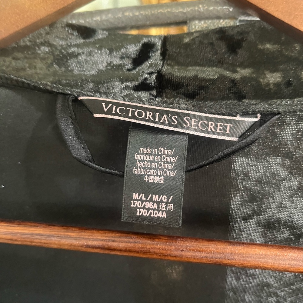 Victoria’s Secret Black Velvet Boxy Open Front Kimono Cardigan Sz Medium/Large - Picture 3 of 15